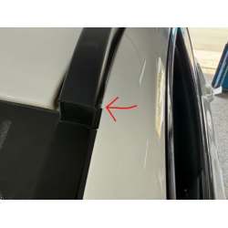 Embellecedor Mercedes GLC 220d entre luna y baca negro mate | Tecnomai