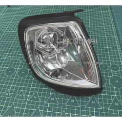 Intermitente derecho adaptado para Nissan Terrano II. Incluye conexión y portalámparas. Fácil instalación. Fabricación Tecnomai.